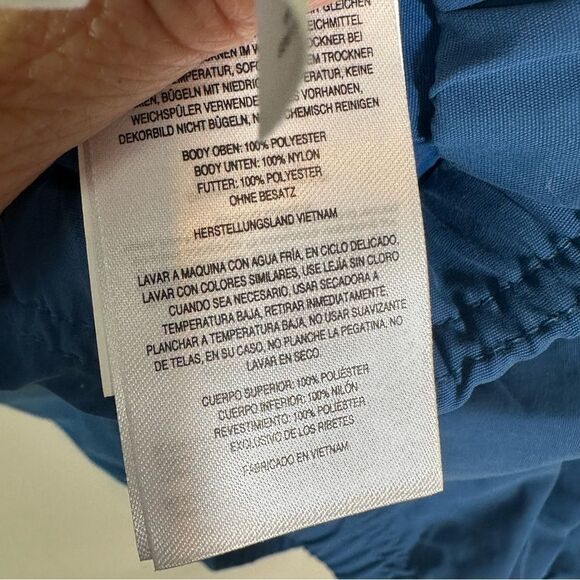 Columbia White, Green, and Blue Women's Jacket - Picture 8 of 11